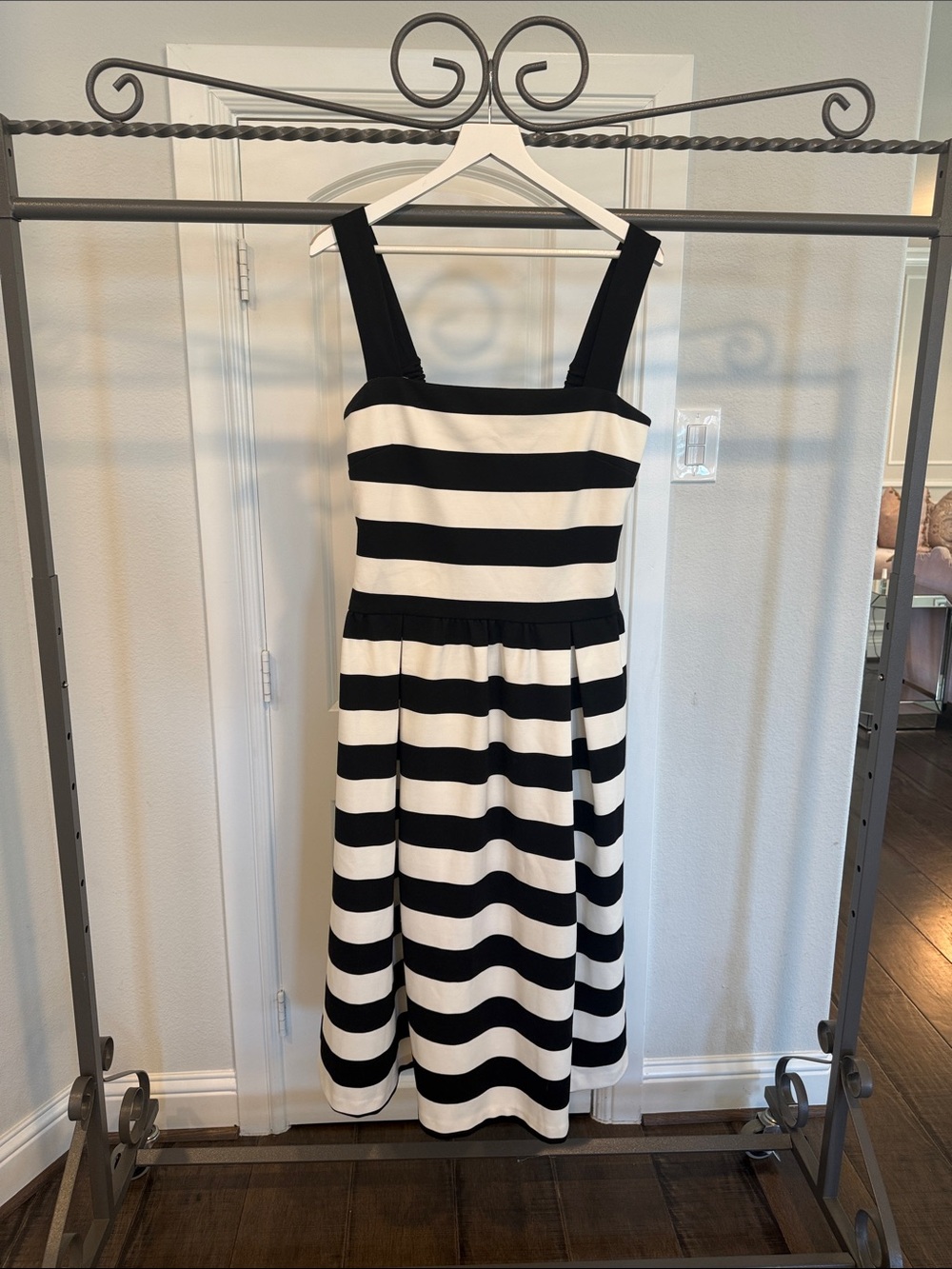 MONTE CARLO
Black & White Striped Square-Neck Drop-Waist Midi Dress Size 10 (42) - Picture 8 of 15